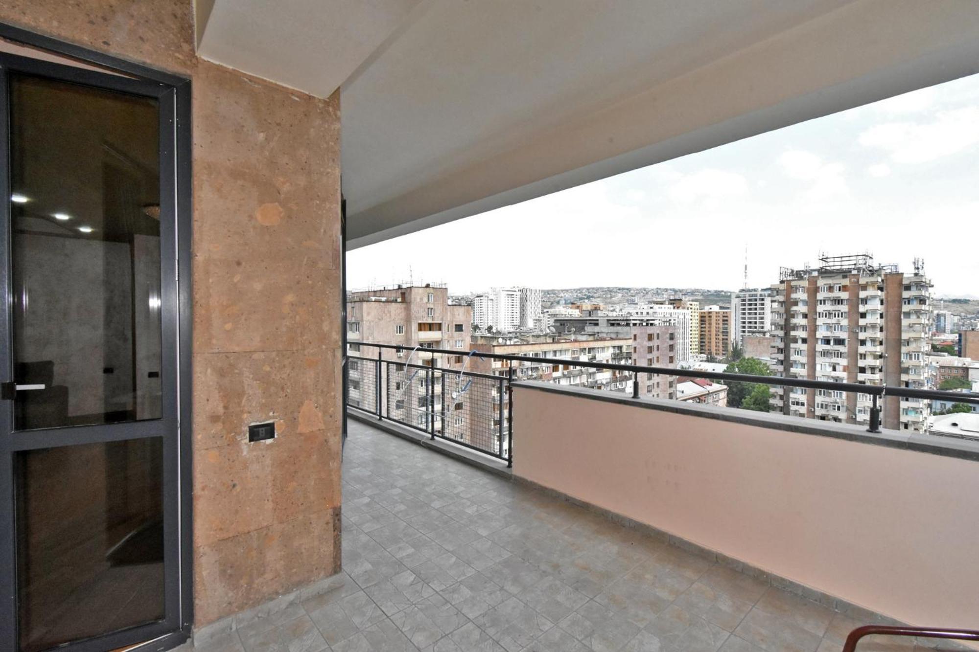 Amiryan Street, 3 Bedrooms Grand And Sunny Apartmet Am2711 Yerevan Bagian luar foto